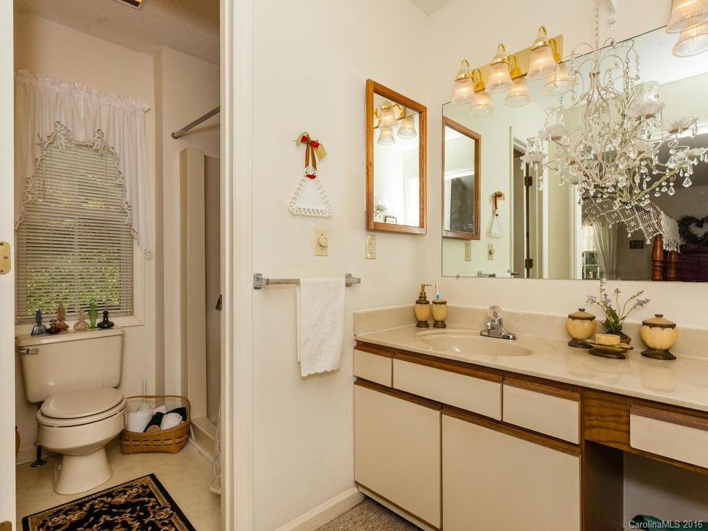3002 Essex Court - Photo 14