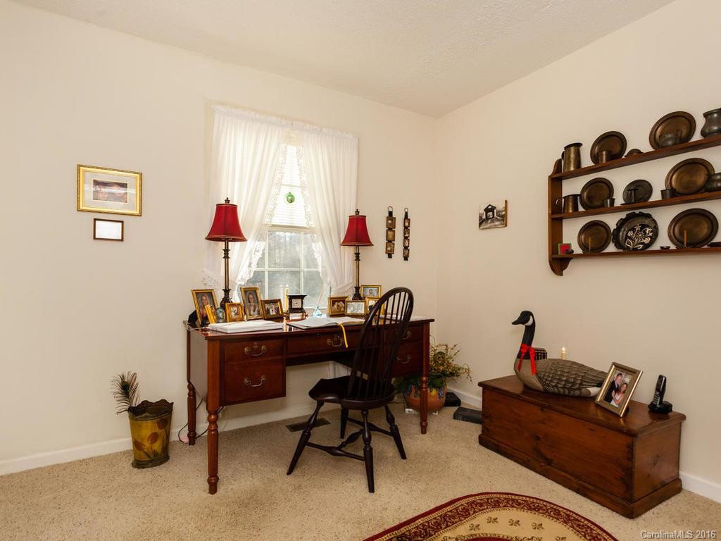 3002 Essex Court - Photo 16