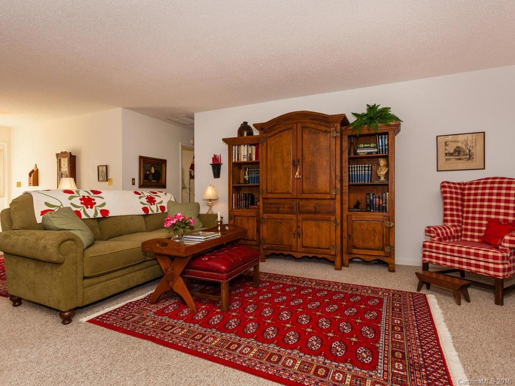 3002 Essex Court - Photo 5