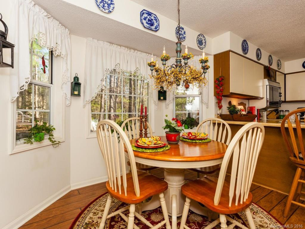 3002 Essex Court - Photo 6