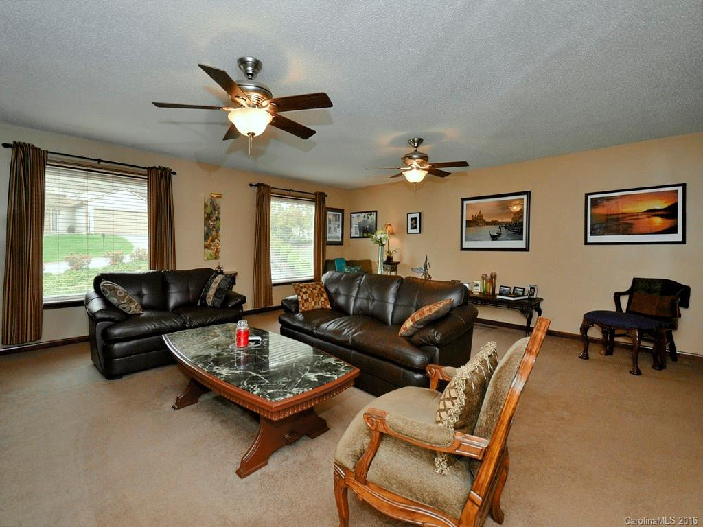 51 Wake Robin Way - Photo 2