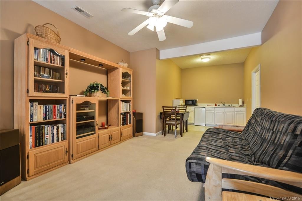 637 Mountain Road - Photo 17