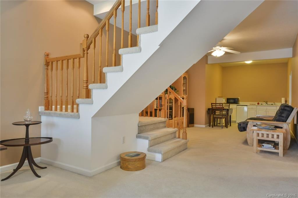 637 Mountain Road - Photo 22