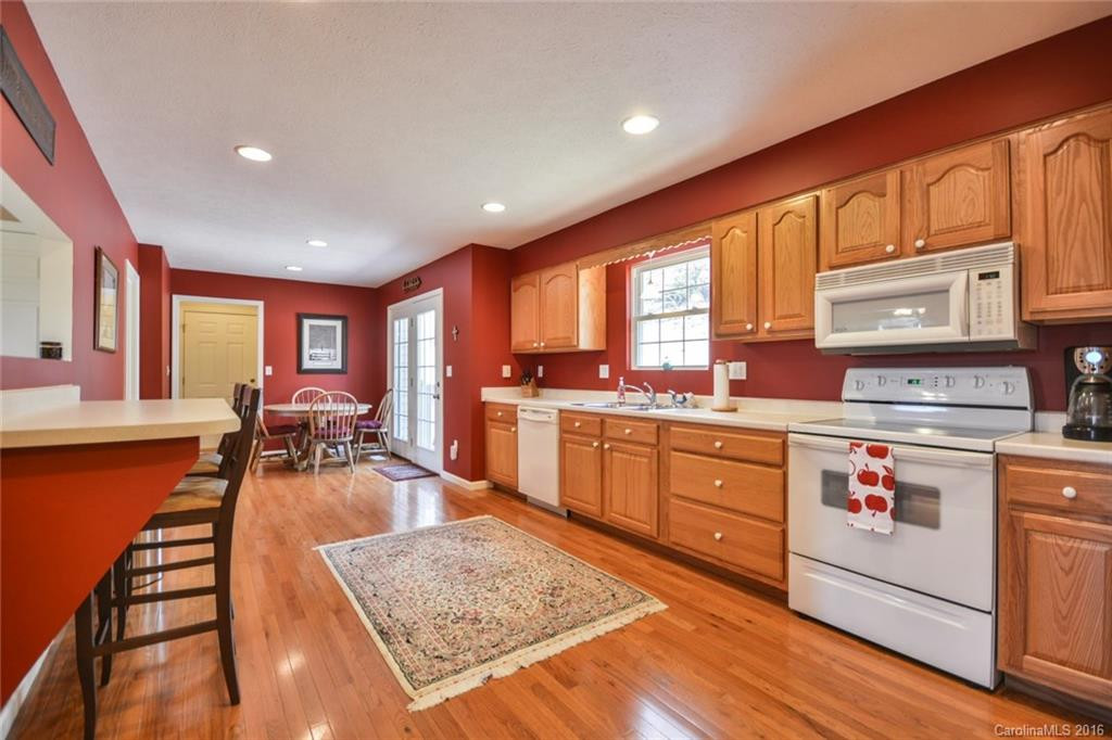 637 Mountain Road - Photo 6