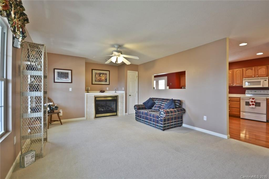 637 Mountain Road - Photo 9