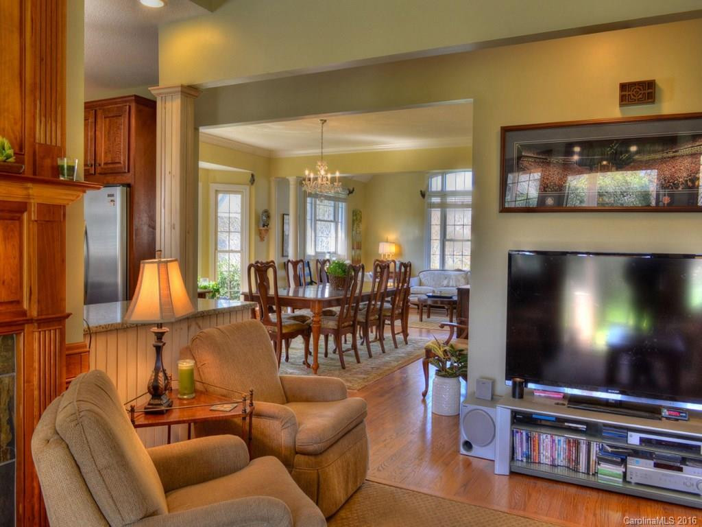 216 Forest Knoll Court - Photo 5