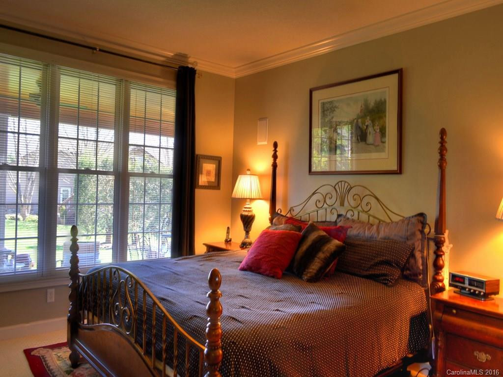 216 Forest Knoll Court - Photo 8
