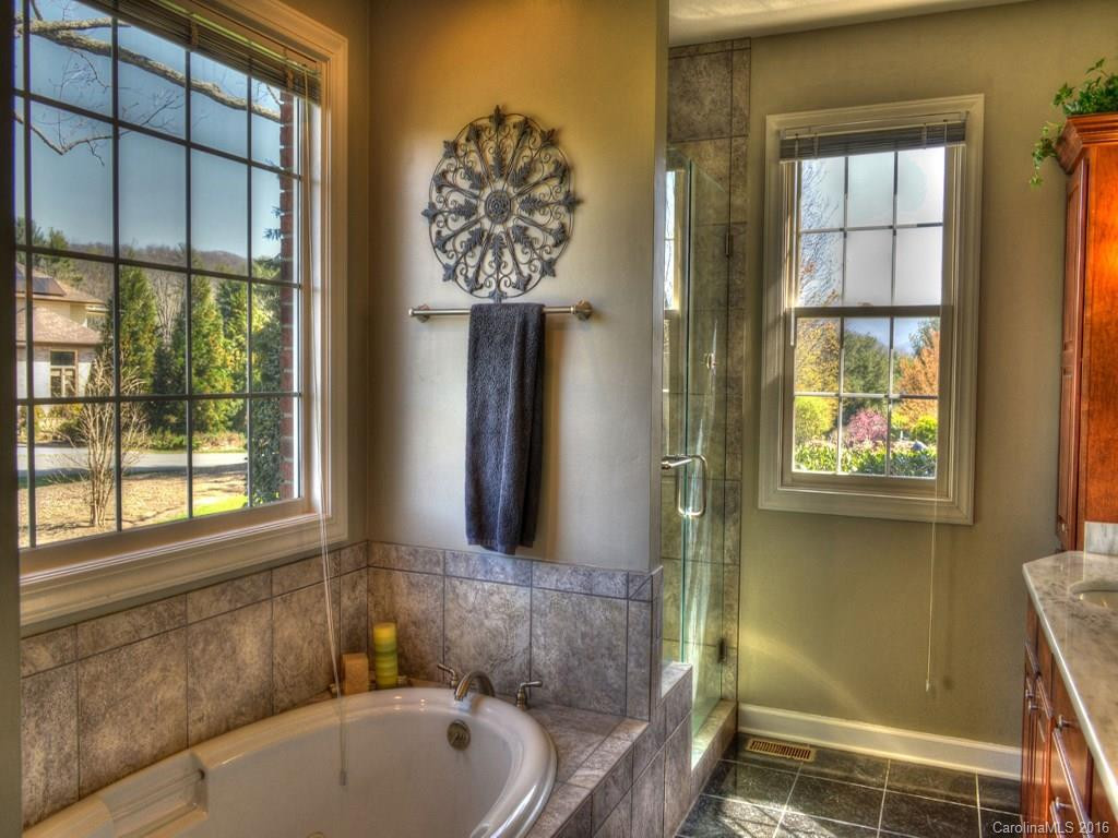 216 Forest Knoll Court - Photo 9
