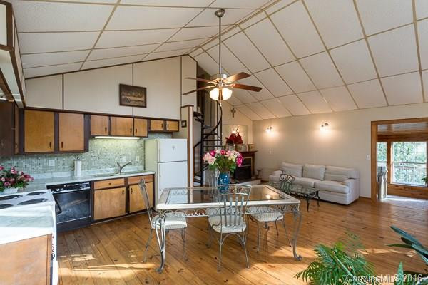 970 Holly Road - Photo 2