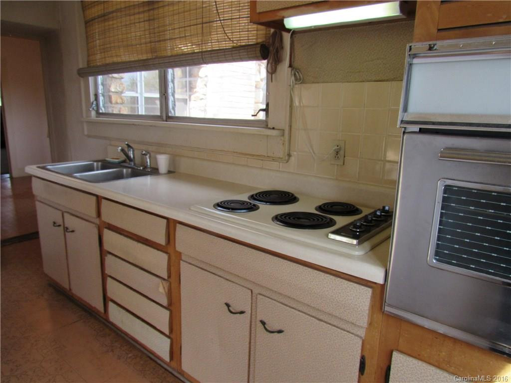 336 Deaverview Road - Photo 2