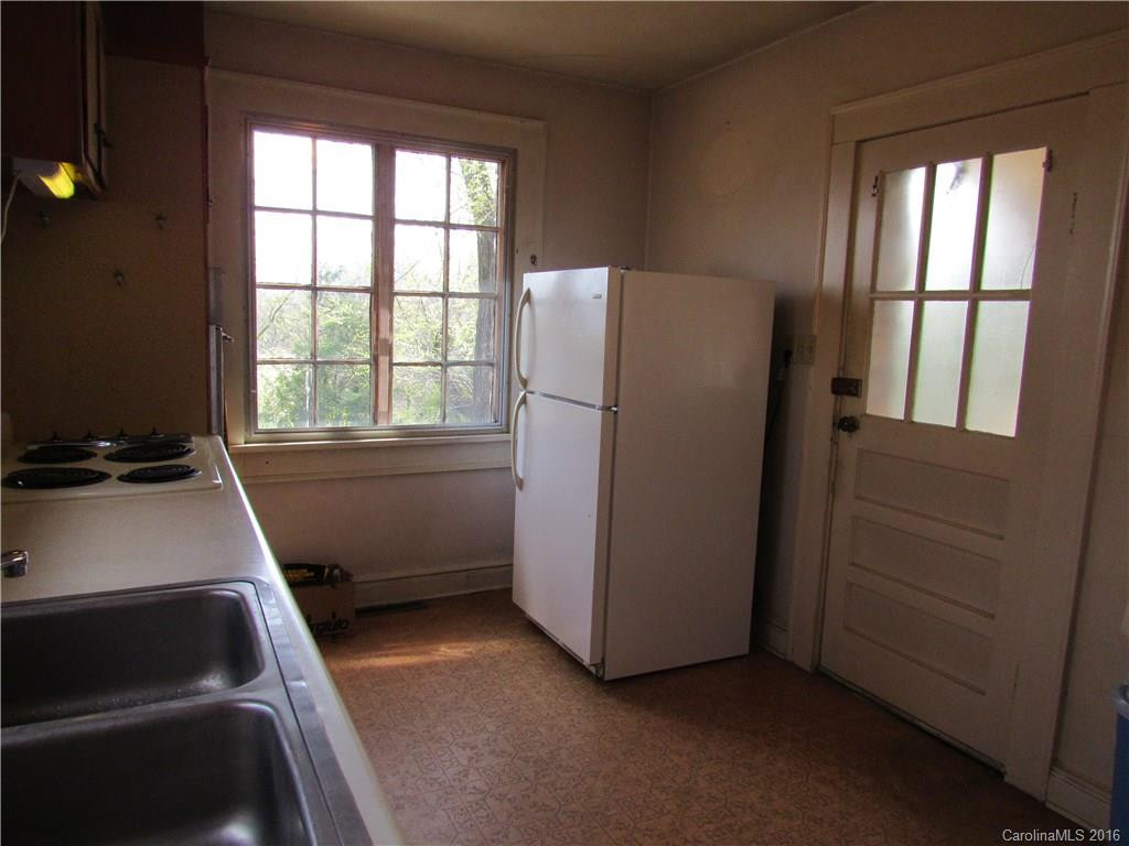 336 Deaverview Road - Photo 3