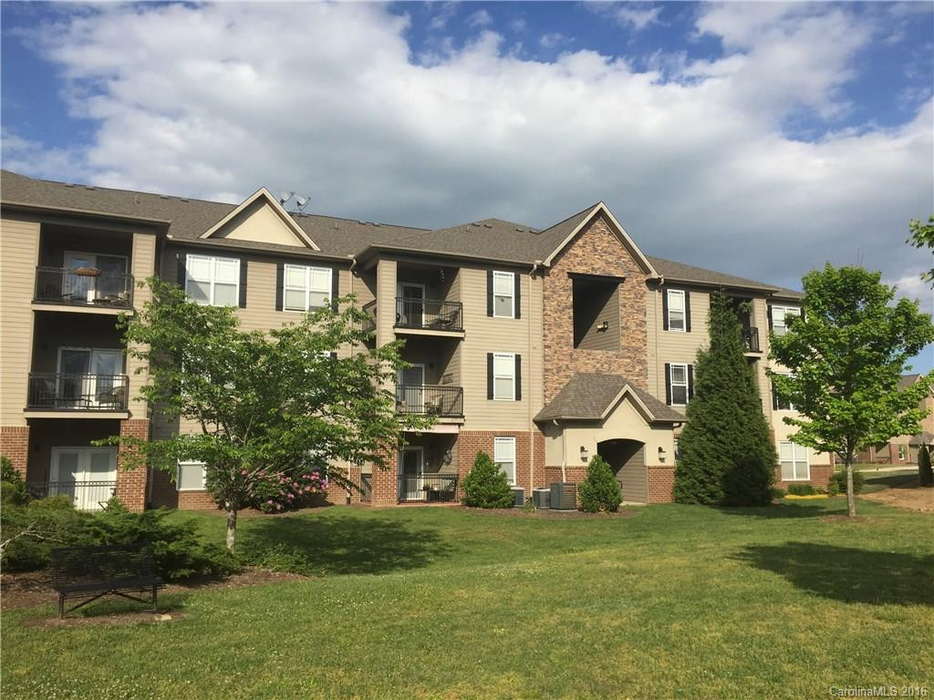 181 Brickton Village Circle #303