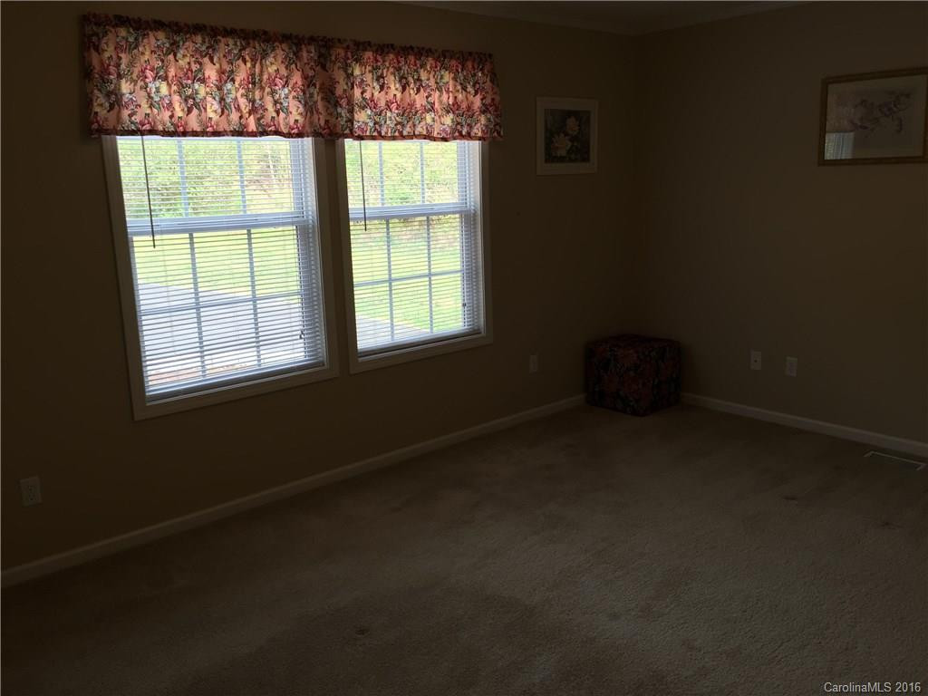 128 Waycaster Road - Photo 11