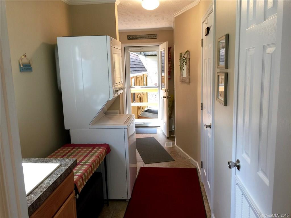 128 Waycaster Road - Photo 13