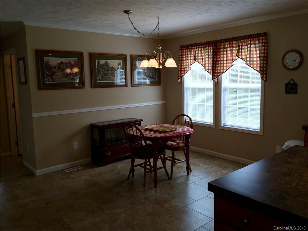 128 Waycaster Road - Photo 5