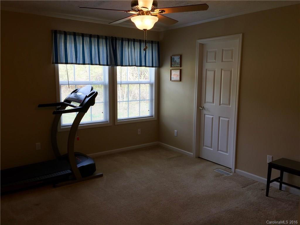 128 Waycaster Road - Photo 9