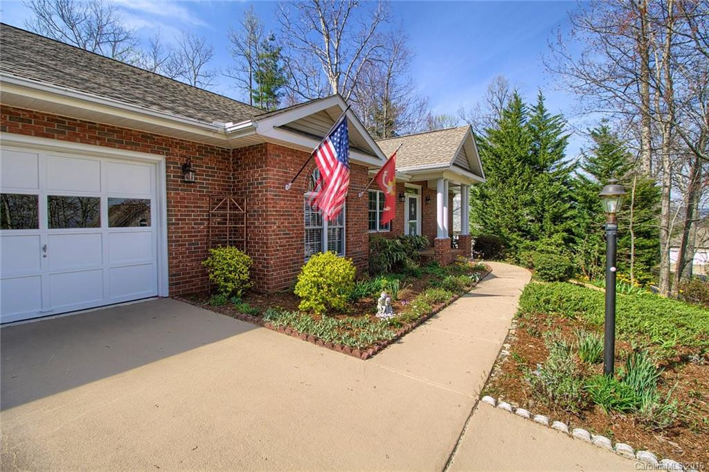 306 Croydon Drive - Photo 2