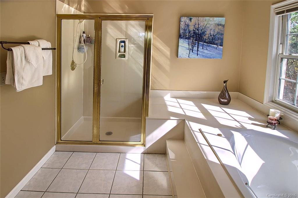 306 Croydon Drive - Photo 14