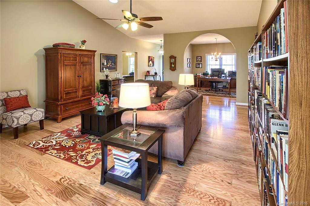 306 Croydon Drive - Photo 21