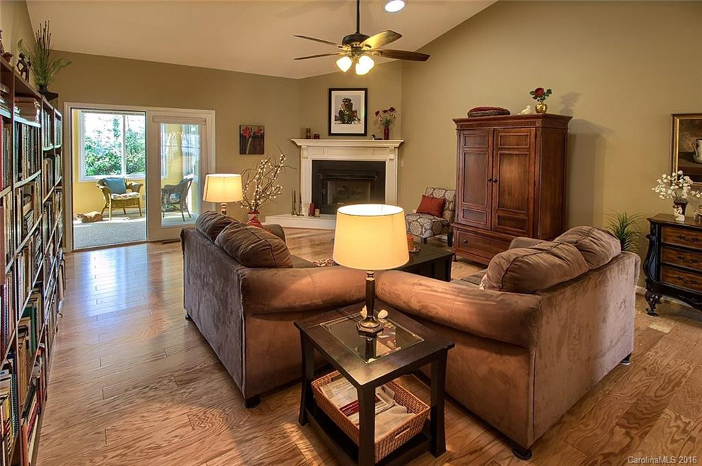 306 Croydon Drive - Photo 5