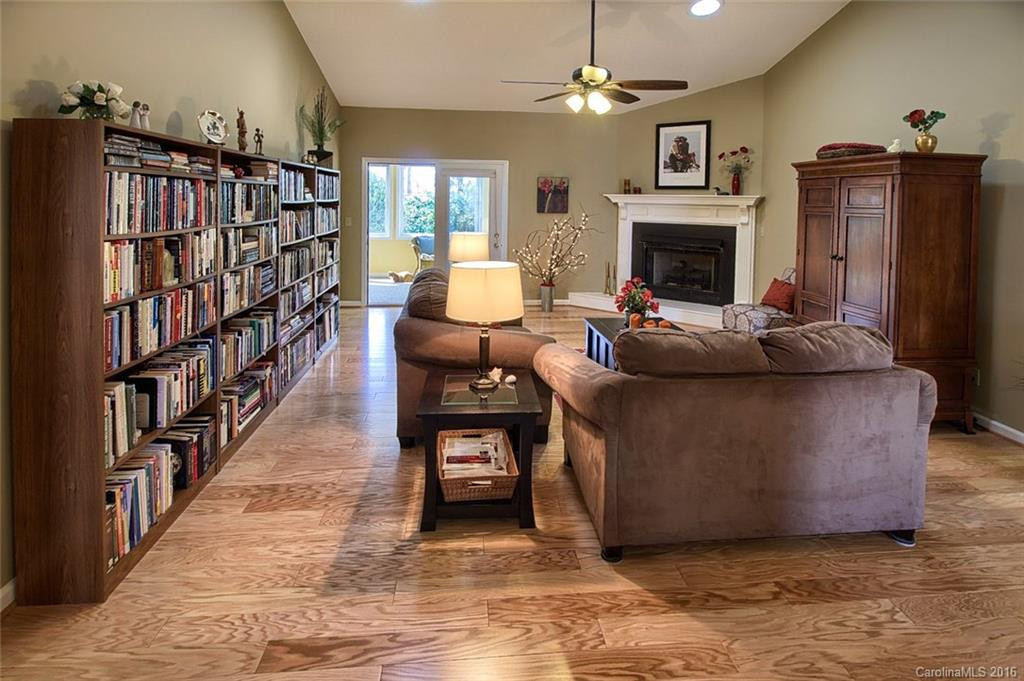 306 Croydon Drive - Photo 6