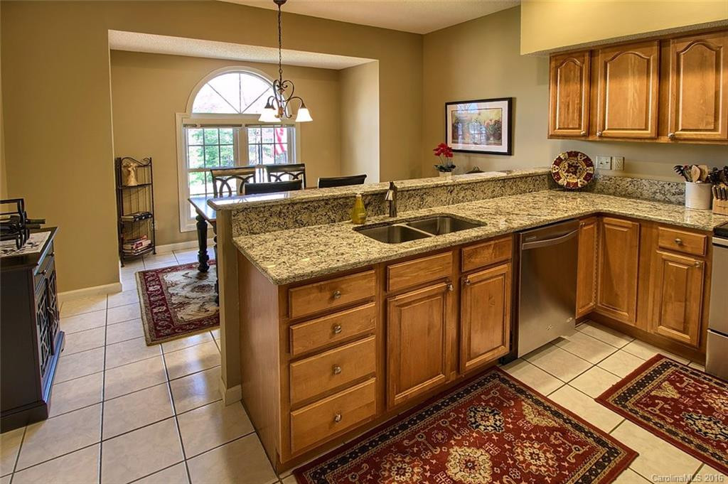 306 Croydon Drive - Photo 8