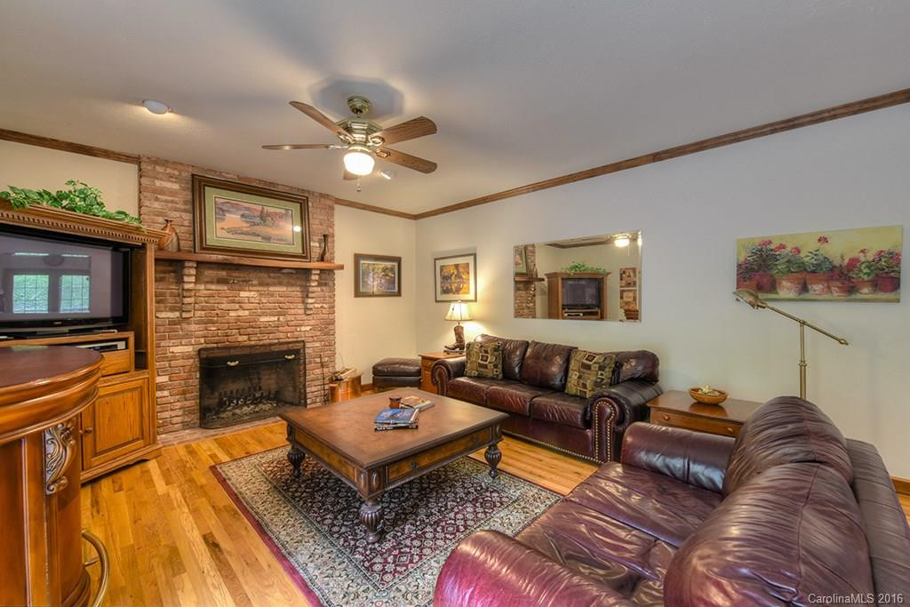 128 Timothy Lane - Photo 9