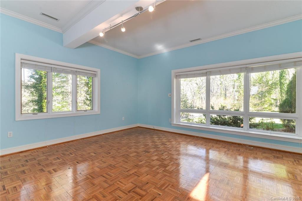 221 Plains Drive - Photo 2