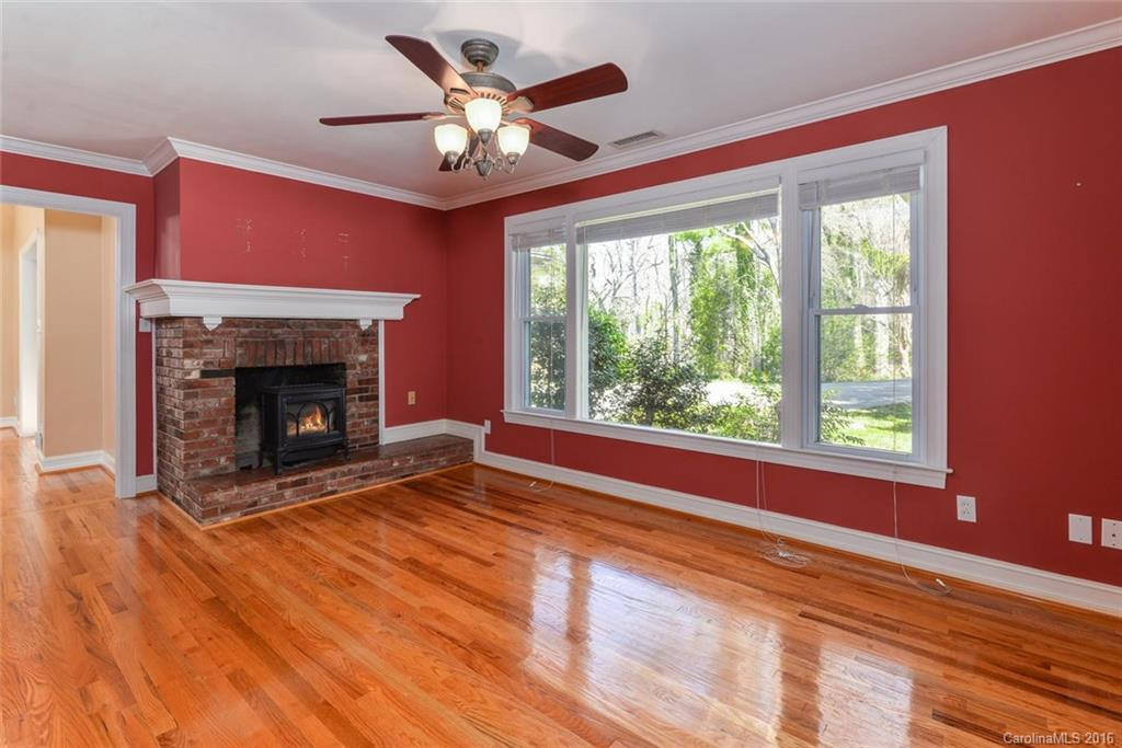 221 Plains Drive - Photo 3