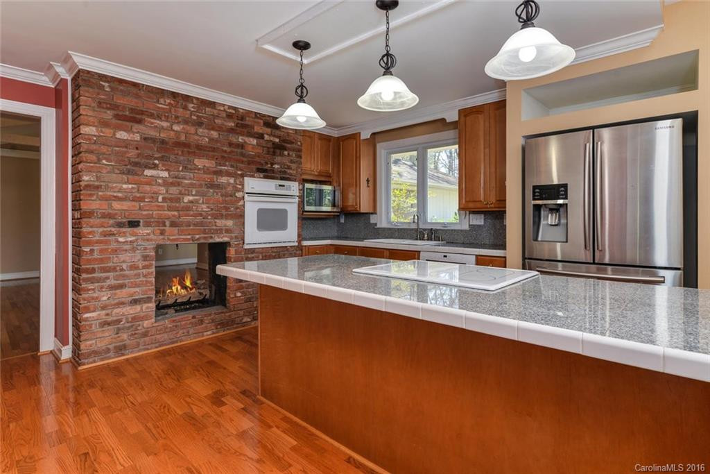 221 Plains Drive - Photo 4