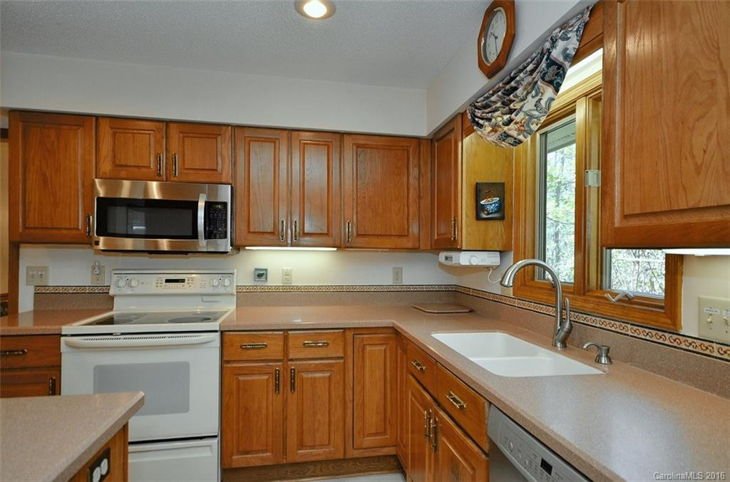 746 Deerlake Road - Photo 8