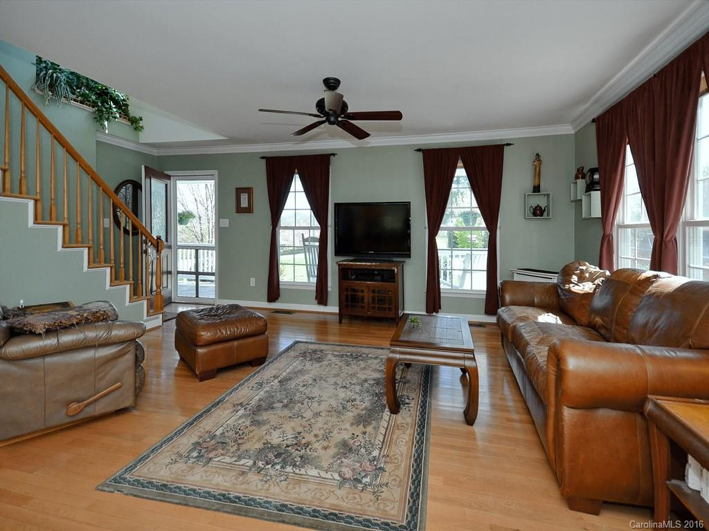 233 Lewis Creek Drive - Photo 4
