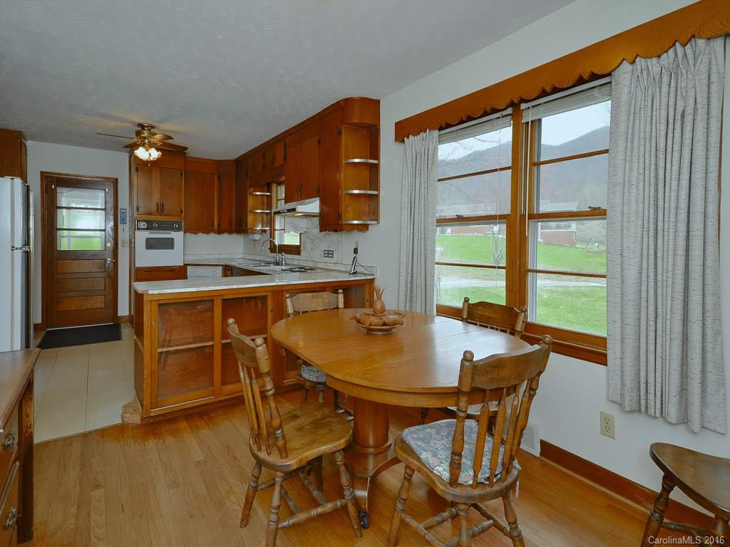 279 Curtis Creek Road - Photo 4