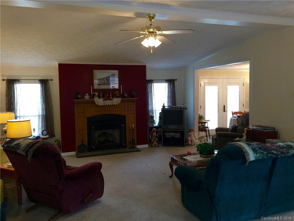 98 Liberty Drive - Photo 2