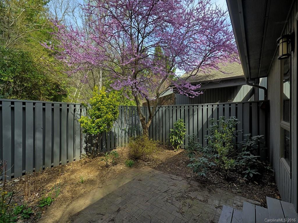 215 Sondley Drive - Photo 12