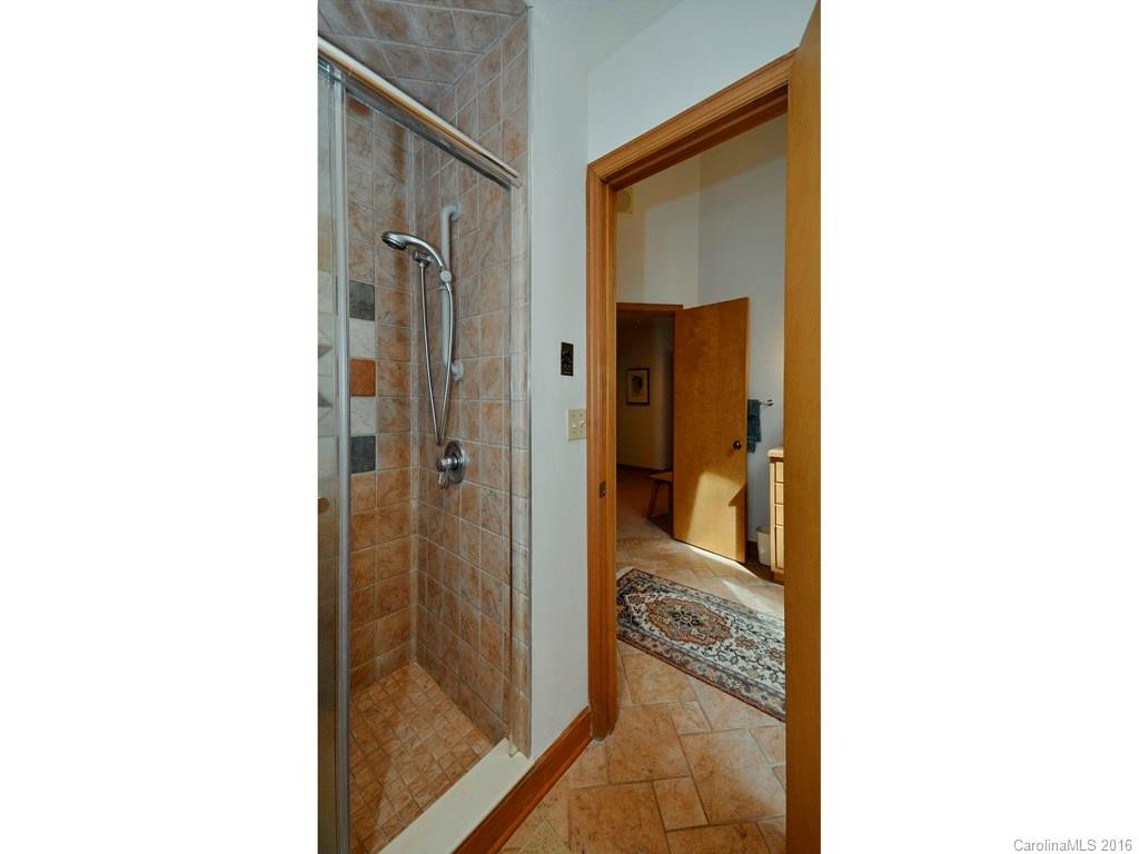 215 Sondley Drive - Photo 14