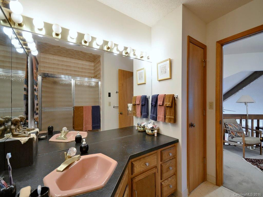215 Sondley Drive - Photo 17