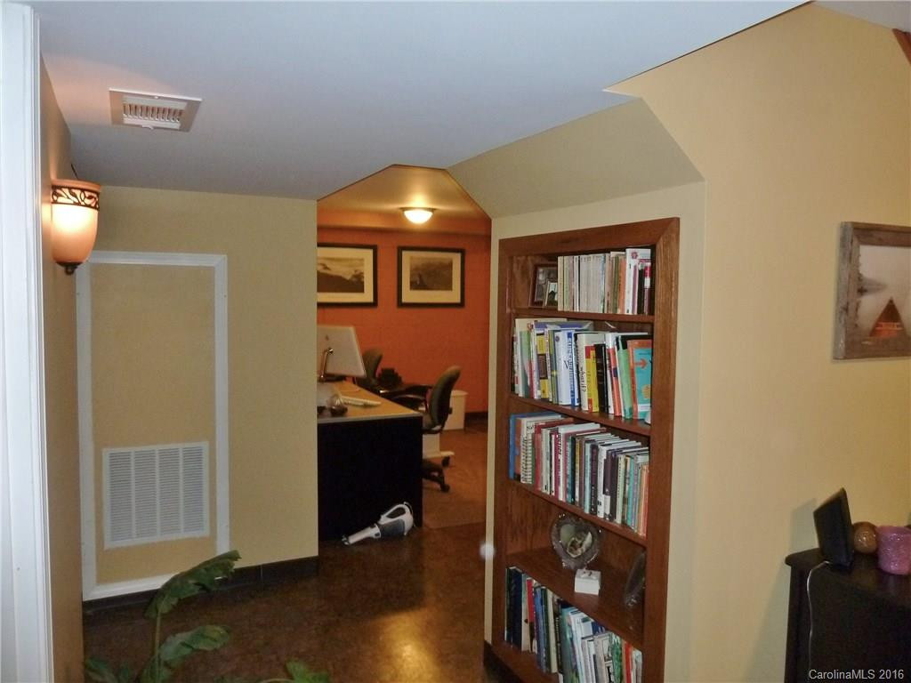 50 Vine Street - Photo 14