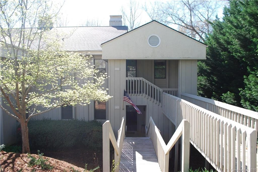 905 Abbey Circle #905