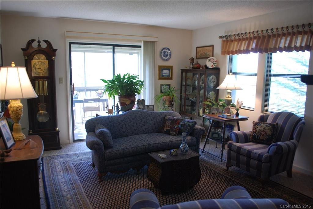 905 Abbey Circle #905 - Photo 2