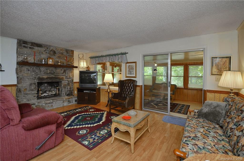 89 Woodfern Drive - Photo 2