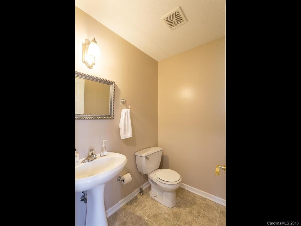 9 Saint Davids Court - Photo 13