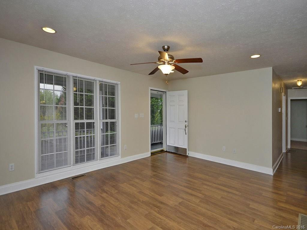 60 Sierra Drive - Photo 2