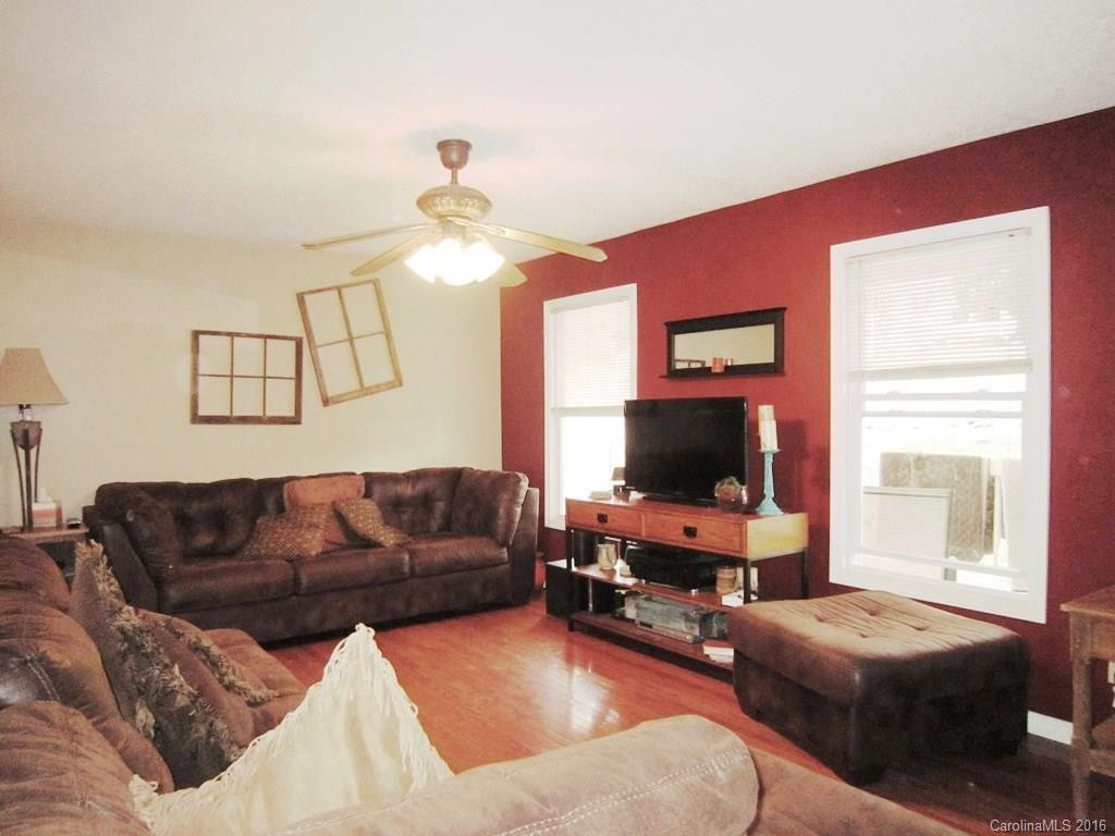 4 Dewey Lane - Photo 2