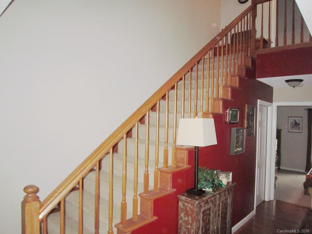 4 Dewey Lane - Photo 3