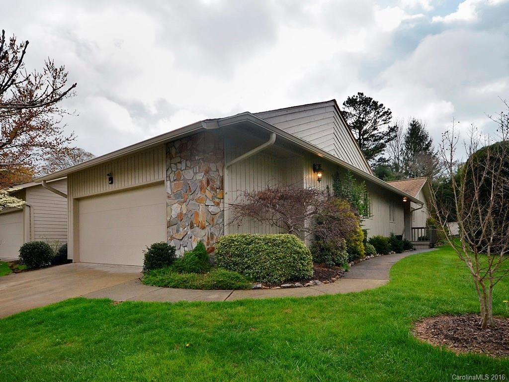 127 Deerlake Drive #127