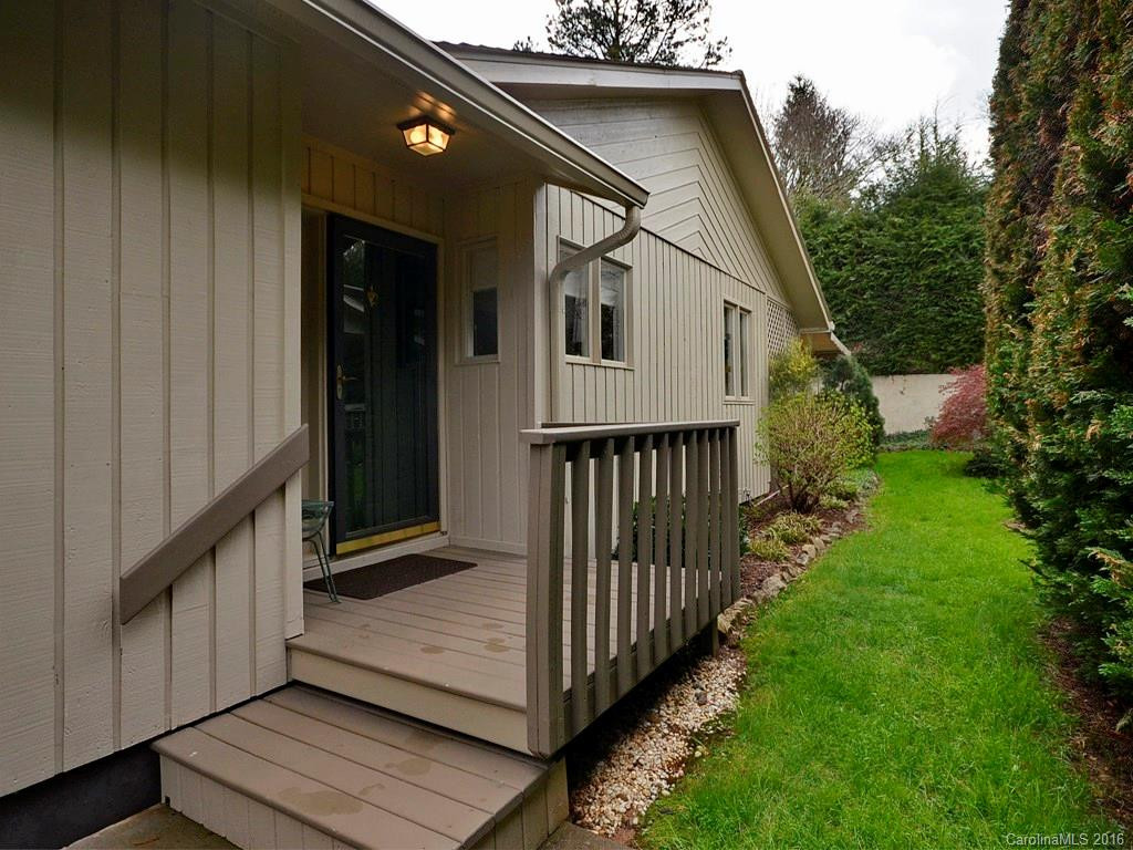 127 Deerlake Drive #127 - Photo 2