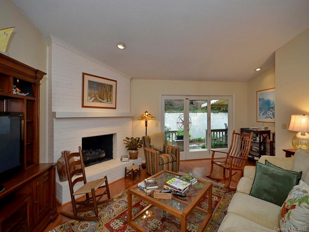 127 Deerlake Drive #127 - Photo 4