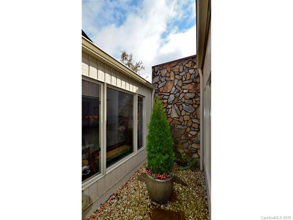 127 Deerlake Drive #127 - Photo 8