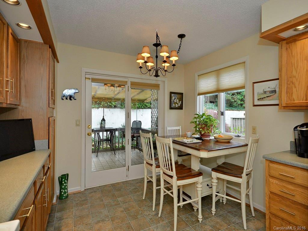127 Deerlake Drive #127 - Photo 10